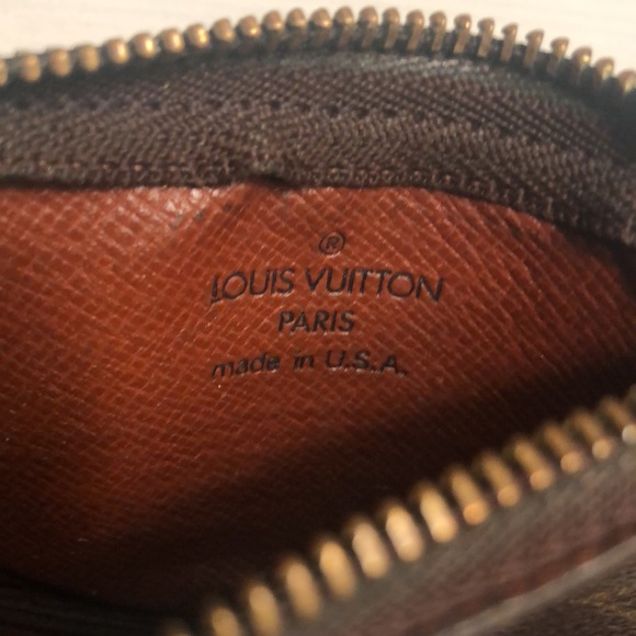 Authentic Louis Vuitton Key Pouch - Classic Monogram canvas - Picture 5 of 7